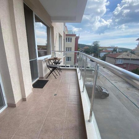 Апартамент Sumi Varna Exterior foto