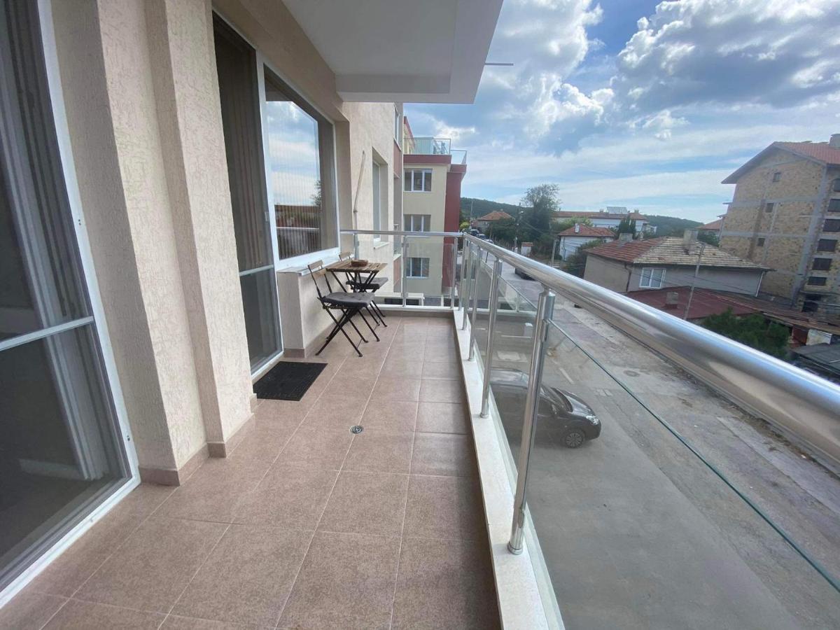 Апартамент Sumi Varna Exterior foto
