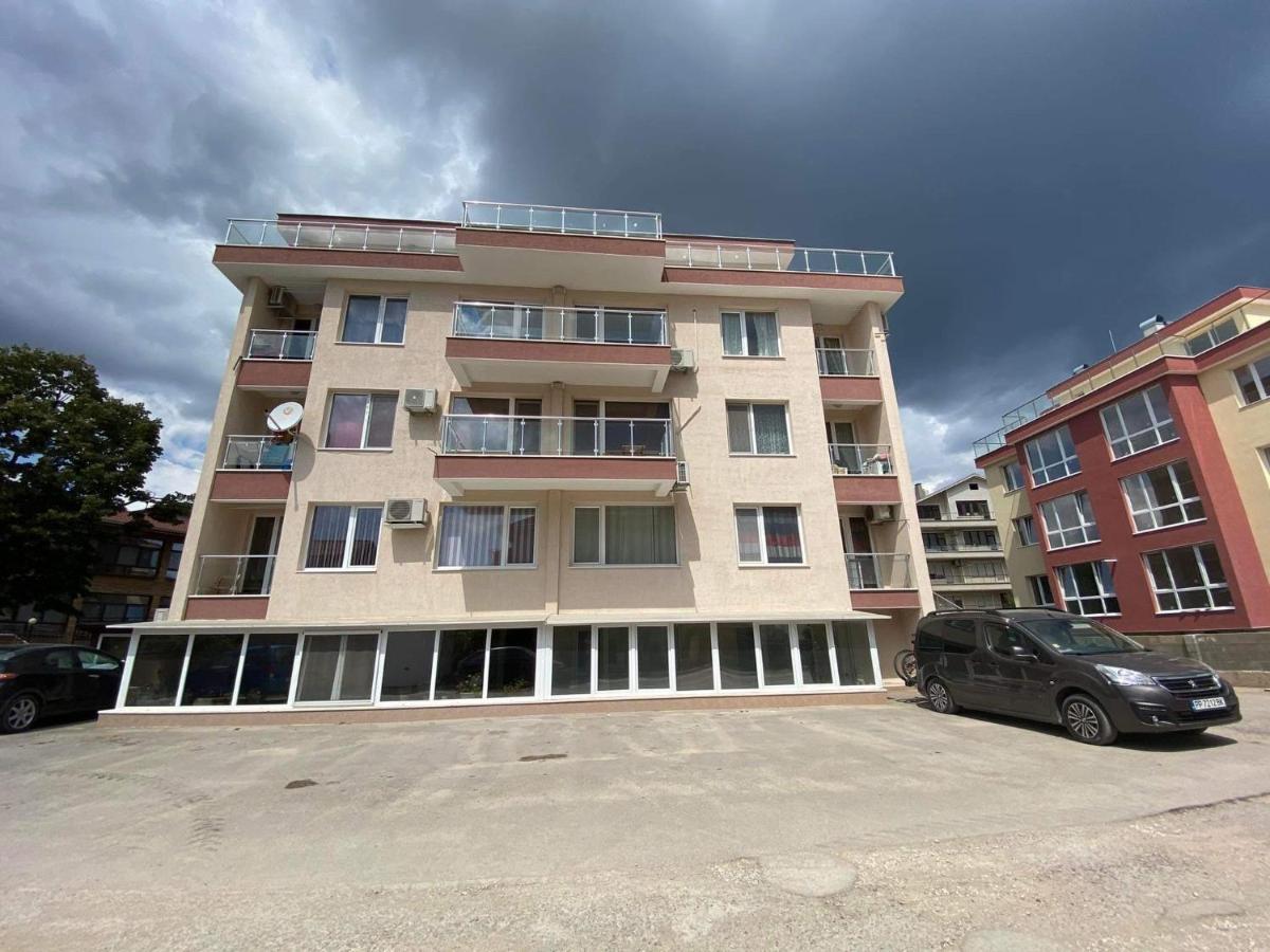Апартамент Sumi Varna Exterior foto
